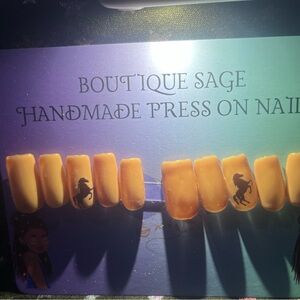 Boutique Sage Handmade Press-On Nails - Gold